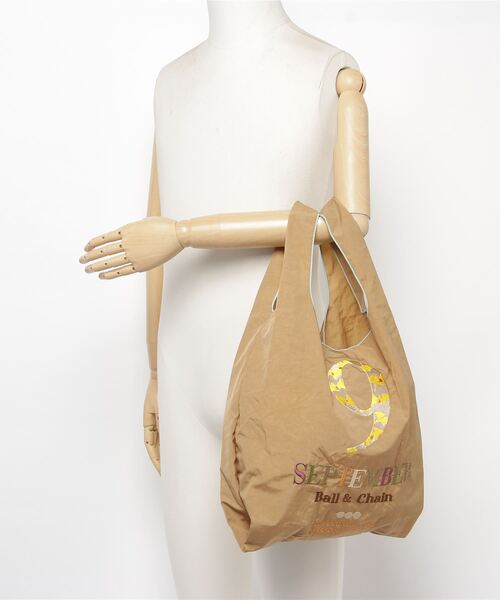DOUBLE STANDARD CLOTHING(ダブルスタンダードクロージング)の「SEPTEMBER エコバッグ【BALL&CHAIN】(エコバッグ/サブバッグ・レディース・ベージュ・FREE)」の2枚目の写真