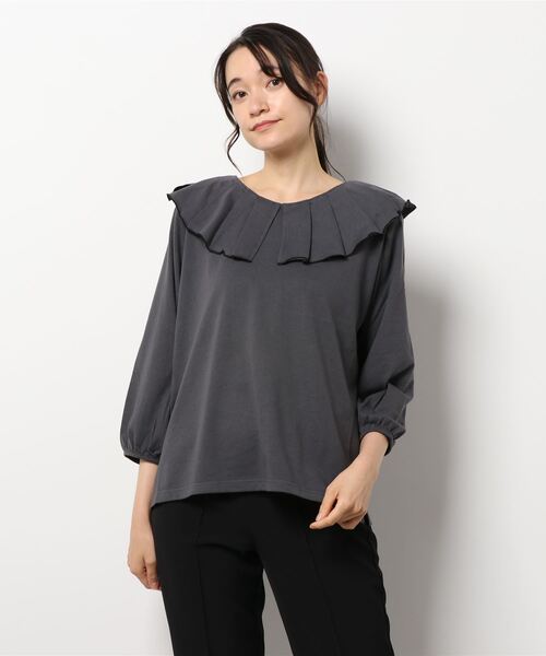 Te chichi TERRASSE（テチチテラス）の「カットフリルカラーカットソー（Tシャツ/カットソー・レディース・ブラウン/オフホワイト/チャコール・ﾌﾘ-）」の3枚目の写真