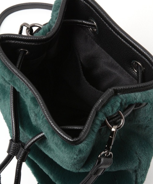 PAGEBOY(ページボーイ)の「ボアバケットバッグ(ショルダーバッグ・レディース・ホワイト/グリーン・FREE)」の4枚目の写真