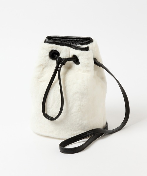 PAGEBOY(ページボーイ)の「ボアバケットバッグ(ショルダーバッグ・レディース・ホワイト/グリーン・FREE)」の15枚目の写真