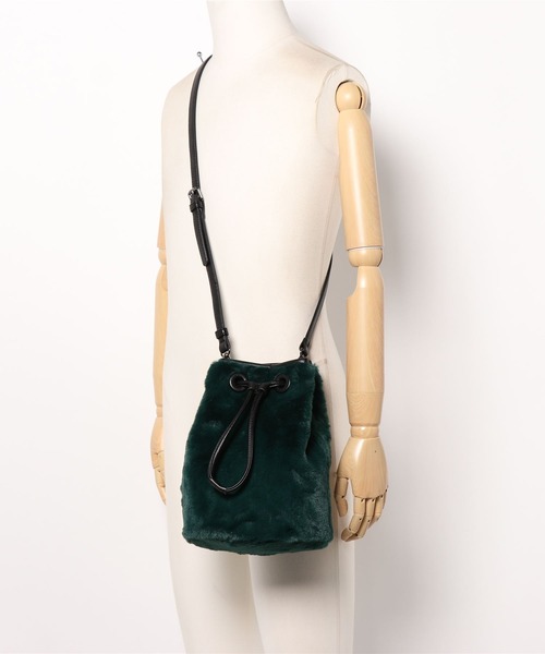 PAGEBOY(ページボーイ)の「ボアバケットバッグ(ショルダーバッグ・レディース・ホワイト/グリーン・FREE)」の16枚目の写真