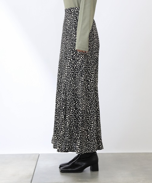 COLONY 2139(コロニートゥーワンスリーナイン)の「レオパード柄マーメイドスカート(スカート・レディース・ブラック/アイボリー・FREE)」の22枚目の写真