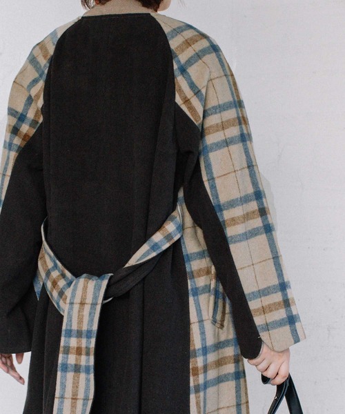 POU DOU DOU（プードゥドゥ）の「ノーカラーダブルボタンロングコート（ノーカラーコート・レディース・ベージュ/ネイビー/イエロー・3）」の22枚目の写真