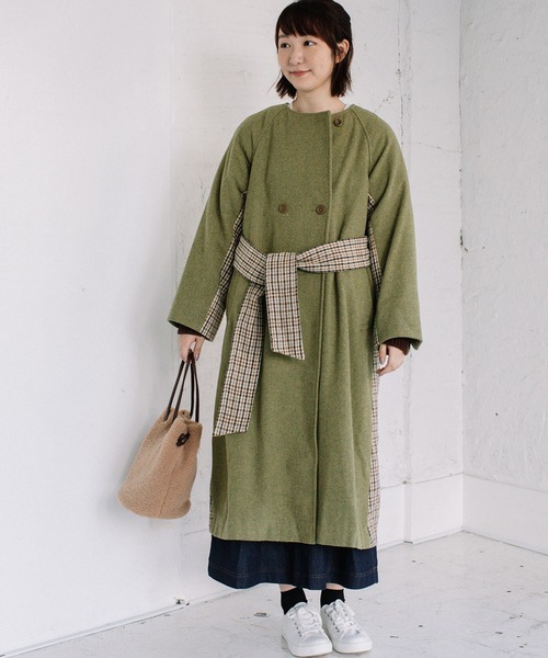 POU DOU DOU（プードゥドゥ）の「ノーカラーダブルボタンロングコート（ノーカラーコート・レディース・ベージュ/ネイビー/イエロー・3）」の5枚目の写真