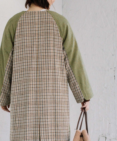 POU DOU DOU（プードゥドゥ）の「ノーカラーダブルボタンロングコート（ノーカラーコート・レディース・ベージュ/ネイビー/イエロー・3）」の14枚目の写真