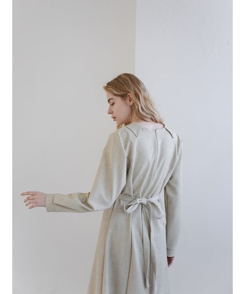 Ayla（アイラ）の「tuck pleats onepiece（ワンピース・レディース・ライトグレー/ベージュ・FREE）」の4枚目の写真