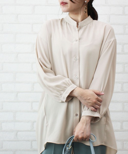 BELLUNA PLUS（ベルーナ）の「タック使いバンドカラーシャツチュニック