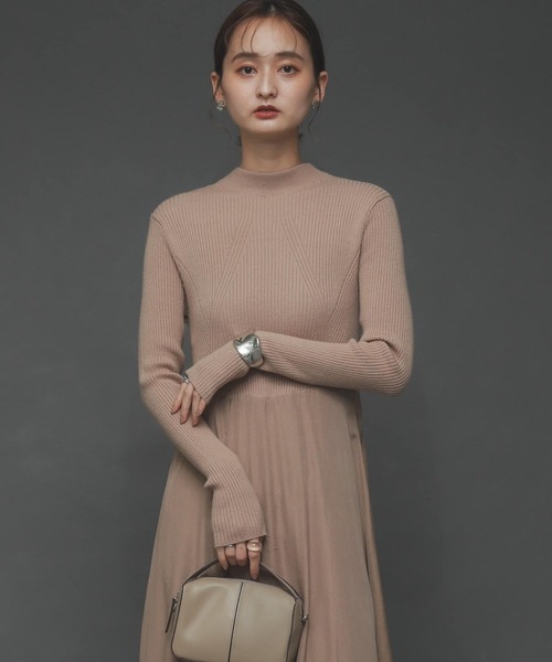 SENSE OF PLACE by URBAN RESEARCH(センスオブプレイスバイアーバンリサーチ)の「リブドッキングワンピース(ワンピース・レディース・ライトベージュ/ブラック・ONE)」の4枚目の写真