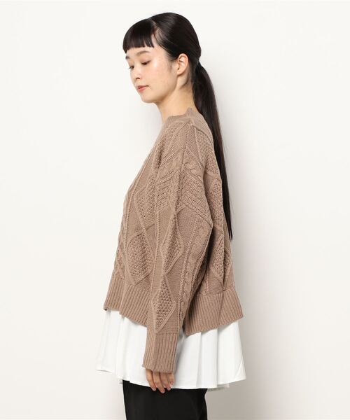 HONEYSUCKLE ROSE(ハニーサックルローズ)の「【HONEYSUCKLE ROSE】フェイクレイヤードニット(ニット/セーター・レディース・ベージュ/ブラック/オフホワイト・L/M)」の4枚目の写真