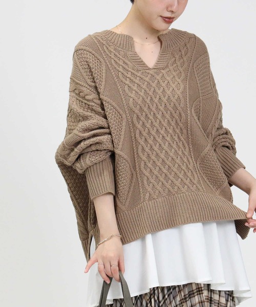 HONEYSUCKLE ROSE(ハニーサックルローズ)の「【HONEYSUCKLE ROSE】フェイクレイヤードニット(ニット/セーター・レディース・ベージュ/ブラック/オフホワイト・L/M)」の3枚目の写真