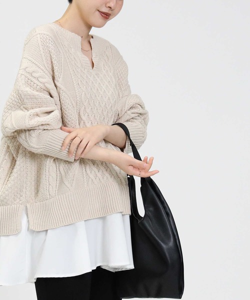 HONEYSUCKLE ROSE(ハニーサックルローズ)の「【HONEYSUCKLE ROSE】フェイクレイヤードニット(ニット/セーター・レディース・ベージュ/ブラック/オフホワイト・L/M)」の1枚目の写真