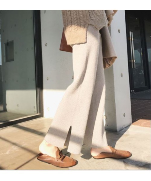 SETUP7(セットアップセブン)の「低身長さんコーデにオススメ◎【SETUP7】スリットフレアリブパンツ KNF(その他パンツ・レディース・ブラック/ダークブラウン/グレー/アイボリー・FREE)」の4枚目の写真