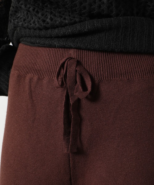 SETUP7(セットアップセブン)の「低身長さんコーデにオススメ◎【SETUP7】スリットフレアリブパンツ KNF(その他パンツ・レディース・ブラック/ダークブラウン/グレー/アイボリー・FREE)」の9枚目の写真