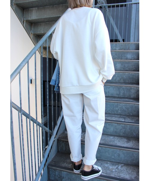 MLI'A（エムリア）の「イニシャルロゴスウェット（スウェット・レディース・ネイビー/オフホワイト/グリーン/オートミール・M）」の8枚目の写真