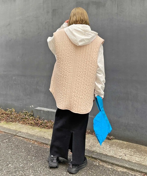 Omekashi（オメカシ）の「キルティングベスト（ポンチョ・レディース・ブラック/ベージュ/アイボリー・FREE）」の18枚目の写真