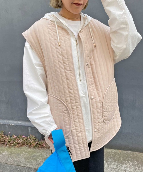 Omekashi（オメカシ）の「キルティングベスト（ポンチョ・レディース・ブラック/ベージュ/アイボリー・FREE）」の6枚目の写真