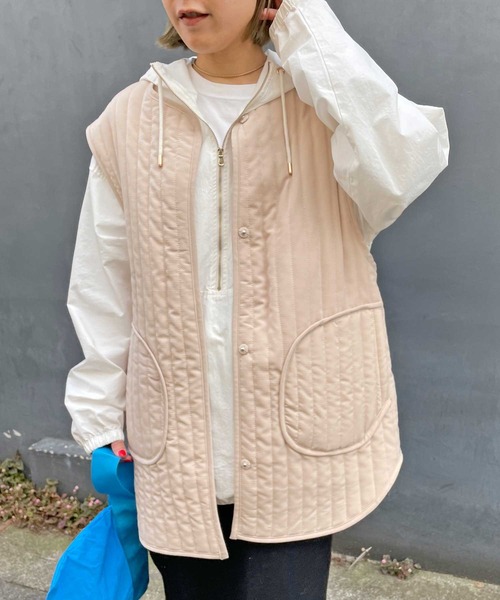 Omekashi（オメカシ）の「キルティングベスト（ポンチョ・レディース・ブラック/ベージュ/アイボリー・FREE）」の7枚目の写真