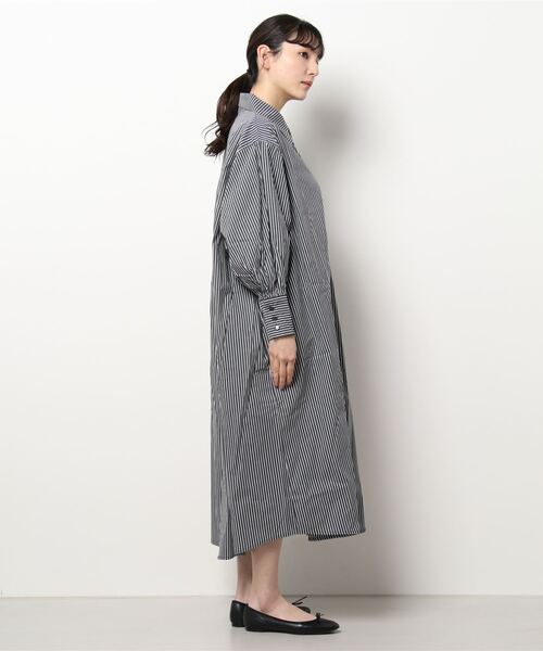 JUMELLE（ジュメロ）の「【待望の再入荷アイテム,低身長~高身長】ストライプ柄パールシャツワンピース（シャツワンピース・レディース・ブラック・FREE）」の2枚目の写真