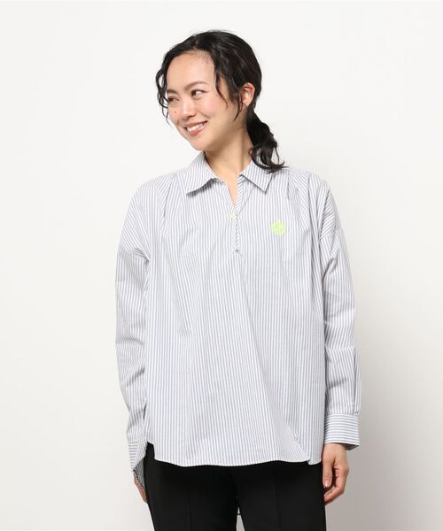 Q（キュー）の「Qエンブレム スキッパーシャツ（シャツ/ブラウス・レディース・アイボリー/ホワイト系その他・MEDIUM）」の5枚目の写真