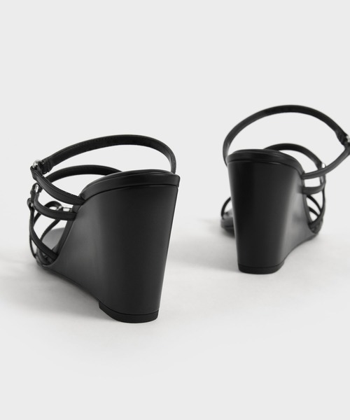CHARLES & KEITH(チャールズ & キース)の「ストラッピー ウェッジミュール / Strappy Wedge Mules(サンダル・レディース・オフホワイト/ブラック/ブラウン系その他・23cm/25cm/22.5cm/24.5cm/23.5cm/25.5cm/22cm)」の9枚目の写真
