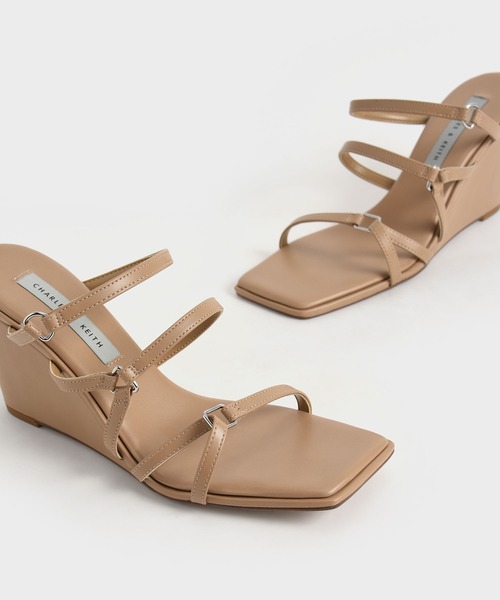 CHARLES & KEITH(チャールズ & キース)の「ストラッピー ウェッジミュール / Strappy Wedge Mules(サンダル・レディース・オフホワイト/ブラック/ブラウン系その他・23cm/25cm/22.5cm/24.5cm/23.5cm/25.5cm/22cm)」の14枚目の写真