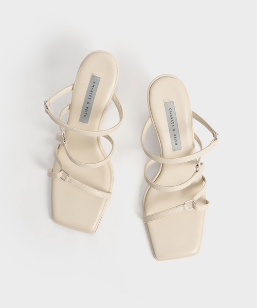 CHARLES & KEITH(チャールズ & キース)の「ストラッピー ウェッジミュール / Strappy Wedge Mules(サンダル・レディース・オフホワイト/ブラック/ブラウン系その他・23cm/25cm/22.5cm/24.5cm/23.5cm/25.5cm/22cm)」の7枚目の写真
