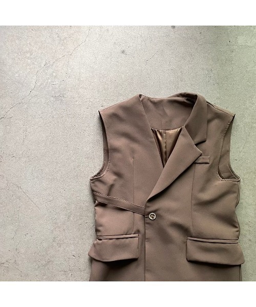 OWLLIDA apartment.(オルリダアパートメント)の「Asymmetry mannish vest(ベスト・レディース・ブラック/モカ・FREE)」の15枚目の写真