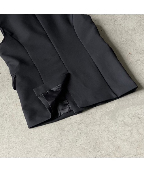 OWLLIDA apartment.(オルリダアパートメント)の「Asymmetry mannish vest(ベスト・レディース・ブラック/モカ・FREE)」の9枚目の写真