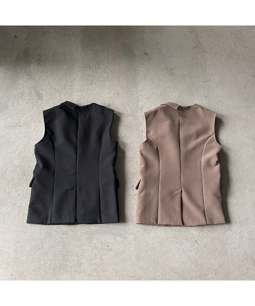 OWLLIDA apartment.(オルリダアパートメント)の「Asymmetry mannish vest(ベスト・レディース・ブラック/モカ・FREE)」の6枚目の写真