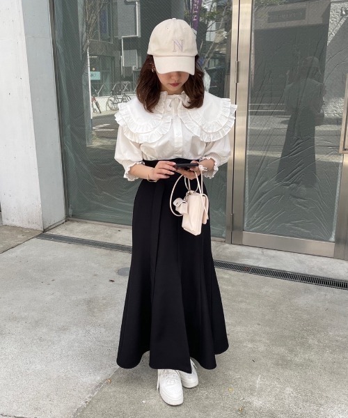 one after another NICE CLAUP（ワンアフターアナザーナイスクラップ）の「Sサイズあり　センタースリットマーメイドスカート（スカート・レディース・ブラック/ブラウン/ライトベージュ/チェック/インディゴブルー/ワンウォッシュ・SMALL/MEDIUM）」の8枚目の写真