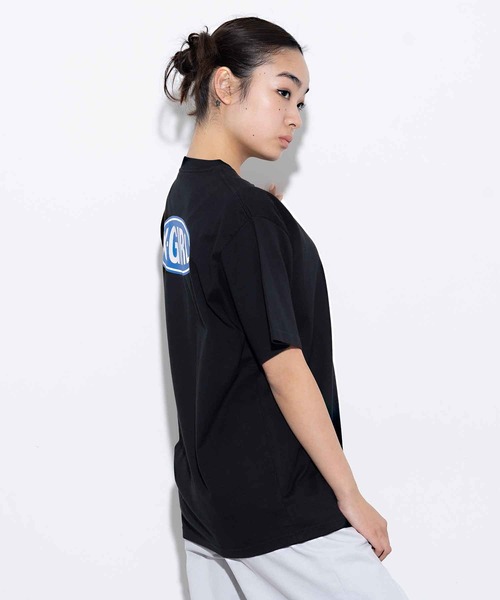 X-girl（エックスガール）の「BASIC OVAL LOGO S/S TEE/ベーシック　オーバルロゴTシャツ（Tシャツ/カットソー・レディース・ホワイト/ブラック/ブルー・S/M/L/XL）」の5枚目の写真