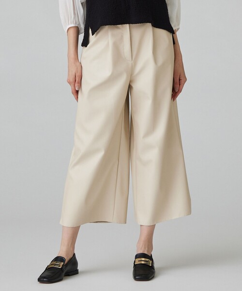 TOMORROWLAND （トゥモローランド）の「レザーライククロス ワイドクロップドパンツ（その他パンツ・レディース・ブラック/ライトベージュ・36/34/32）」の13枚目の写真