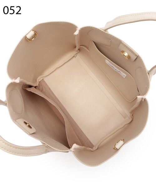 OPAQUE.CLIP（オペークドットクリップ）の「◆フェイクレザーミドルサイズトートバッグ【2WAY】（トートバッグ・レディース・ブラック/ベージュ/シルバー/ブルー・00）」の20枚目の写真