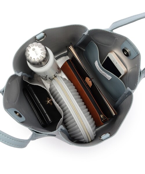 OPAQUE.CLIP（オペークドットクリップ）の「◆フェイクレザーミドルサイズトートバッグ【2WAY】（トートバッグ・レディース・ブラック/ベージュ/シルバー/ブルー・00）」の21枚目の写真