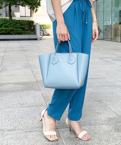 OPAQUE.CLIP（オペークドットクリップ）の「◆フェイクレザーミドルサイズトートバッグ【2WAY】（トートバッグ・レディース・ブラック/ベージュ/シルバー/ブルー・00）」の3枚目の写真