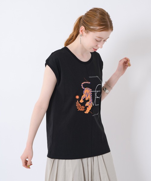 TRANOI（トラノイ）の「TRANOI. TORALOVETEE（Tシャツ/カットソー・レディース・ブラック/ホワイト・FREE）」の3枚目の写真