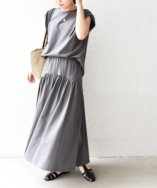 ✨️最終価格✨️2/27頃迄出品✨️ SHIPS ワンピース 定価12,980円 セール】SHIPS any:〈洗濯機可能〉タイプライター Vネック
