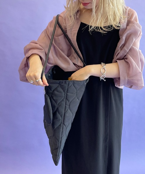 w closet(ダブルクローゼット)の「ハートポーチ付きキルティングトートバッグ(トートバッグ・レディース・ブラック/カーキ/アイボリー/ラベンダー・FREE)」の20枚目の写真