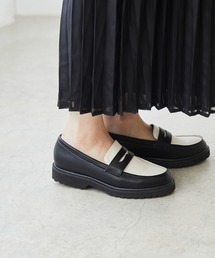 晴雨兼用ボリュームソールローファー