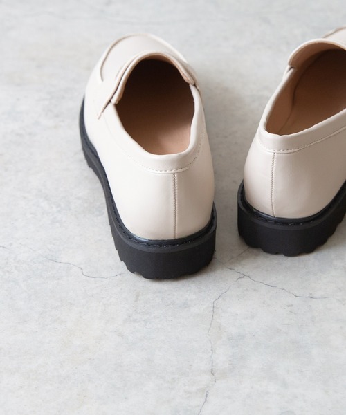 menue（メヌエ）の「晴雨兼用ボリュームソールローファー（ローファー・レディース・アイボリー/ブラック×ホワイト/グレイッシュベージュ/ブラック/ブラック系その他・XS/M/3L/LL/S/L）」の18枚目の写真