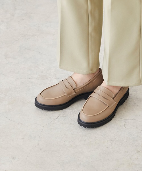 menue（メヌエ）の「晴雨兼用ボリュームソールローファー（ローファー・レディース・アイボリー/ブラック×ホワイト/グレイッシュベージュ/ブラック/ブラック系その他・XS/M/3L/LL/S/L）」の10枚目の写真