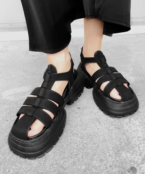 LVEU.（ラブユ.）の「Dad Gurkha Sandals / ダッドグルカサンダル(Ai select)（サンダル・レディース・ブラック・24.5cm/24.0cm/23.5cm/23.0cm/25.0cm）」の2枚目の写真