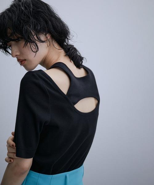 ADAM ET ROPE'(アダムエロペ)の「デザインレイヤードプルオーバー(Tシャツ/カットソー・レディース・ブラック/ベージュ/パープル・FREE)」の2枚目の写真