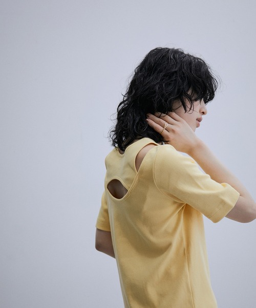 ADAM ET ROPE'(アダムエロペ)の「デザインレイヤードプルオーバー(Tシャツ/カットソー・レディース・ブラック/ベージュ/パープル・FREE)」の21枚目の写真