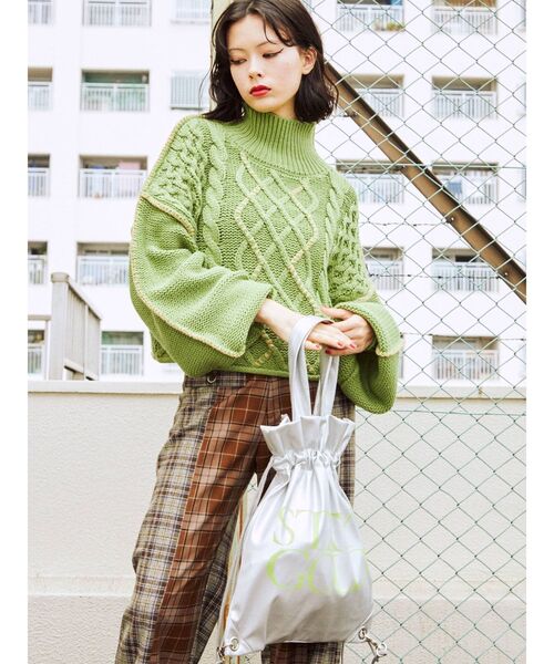 jouetie（ジュエティ）の「クロップドステッチニット（ニット/セーター・レディース・オレンジ/ブラック/ブルー/グリーン・MEDIUM）」の19枚目の写真