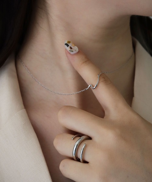 cheriella(シェリエラ)の「【cheriella】スクリューチェーンネックレス(ネックレス・レディース・シルバー/ゴールド・FREE)」の2枚目の写真