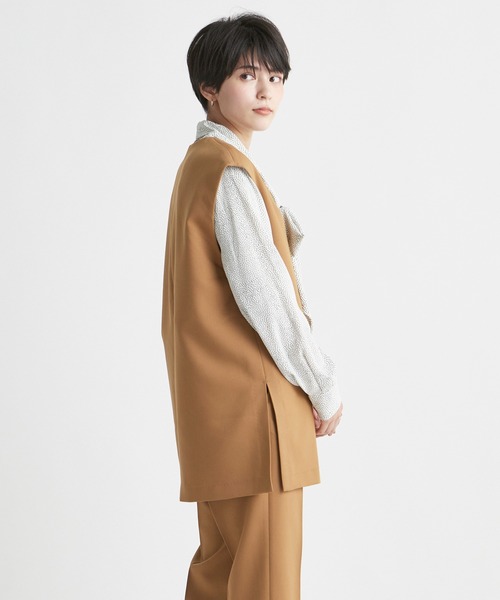 INED CLARO(イネドクラロ)の「Vネックベスト【セットアップ対応】(ベスト・レディース・ベージュ/ネイビー/キャメル・フリー)」の22枚目の写真