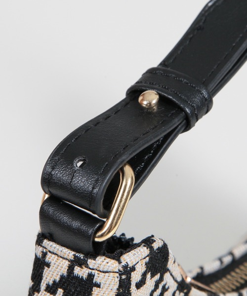 Julia Boutique（ジュリアブティック）の「千鳥格子柄ハーフムーンバッグ/22576（ハンドバッグ・レディース・ブラック・ONE）」の12枚目の写真