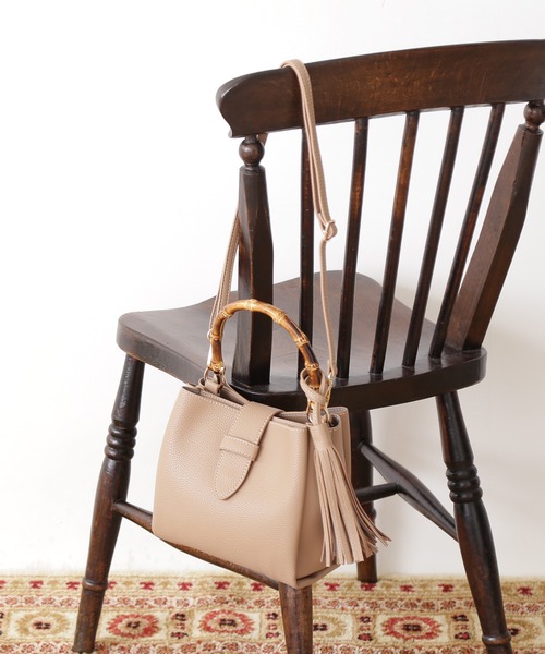 N.（N. Natural Beauty Basic）（エヌエヌナチュラルビューティーベーシック）の「バンブータッセルショルダーバッグ（ショルダーバッグ・レディース・ブラック/グレイッシュベージュ/ブルー・ﾌﾘ-）」の3枚目の写真