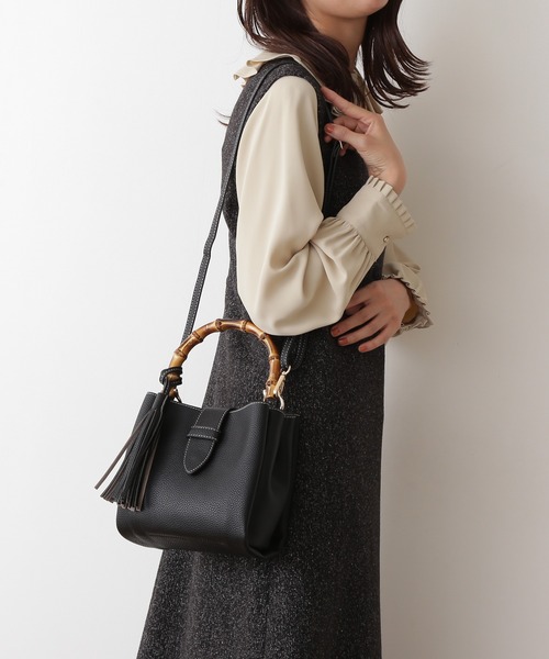 N.（N. Natural Beauty Basic）（エヌエヌナチュラルビューティーベーシック）の「バンブータッセルショルダーバッグ（ショルダーバッグ・レディース・ブラック/グレイッシュベージュ/ブルー・ﾌﾘ-）」の8枚目の写真